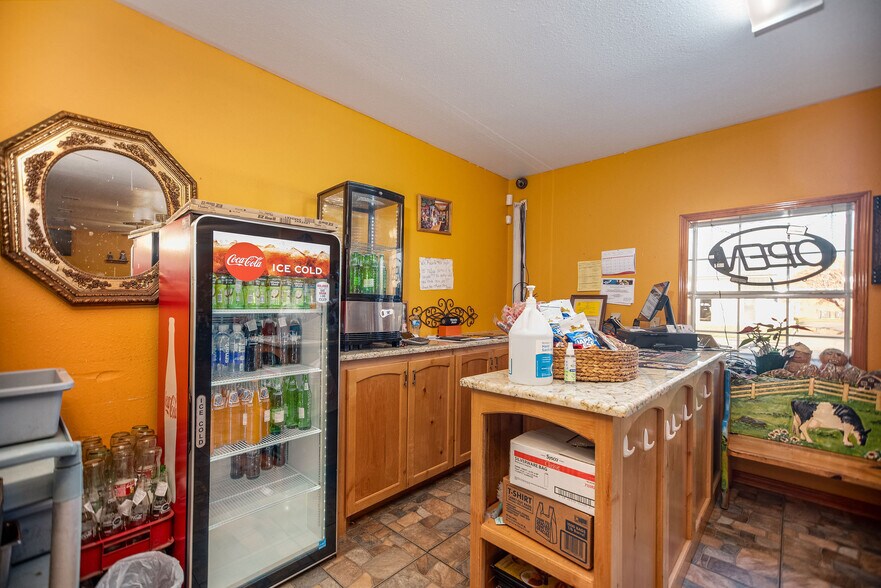 More Photos Of 421 N Virginia St, Port Lavaca Restaurant For Sale