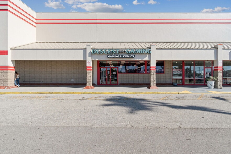 More Photos Of 5165-5261 33rd St E, Bradenton Storefront For Sale