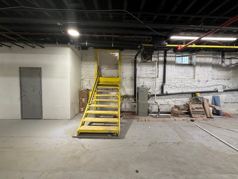 More Photos Of 178 Walworth St, Brooklyn Flex For Sale