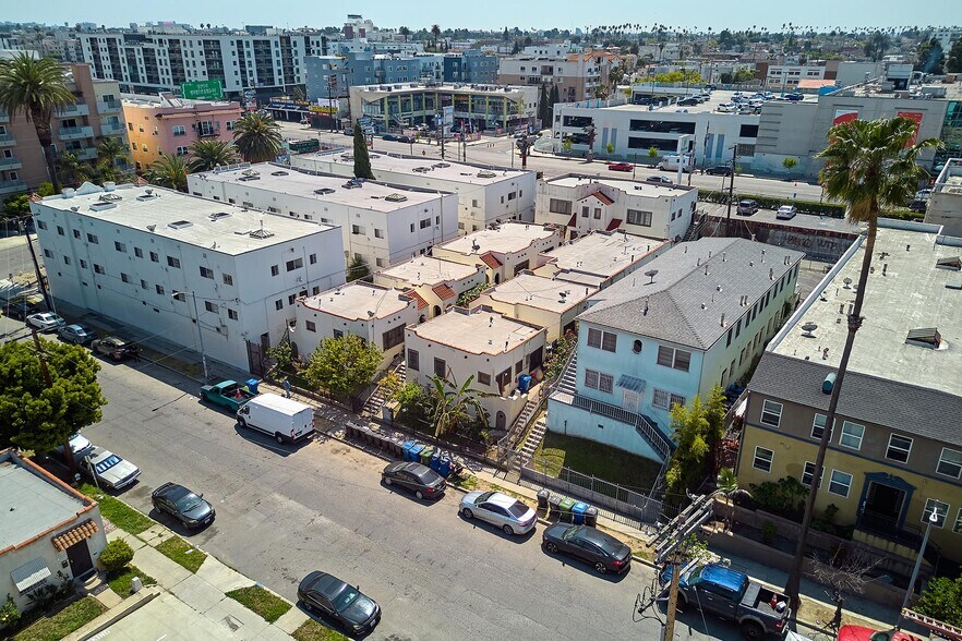 More Photos Of 3262 Monette Pl, Los Angeles Apartments For Sale