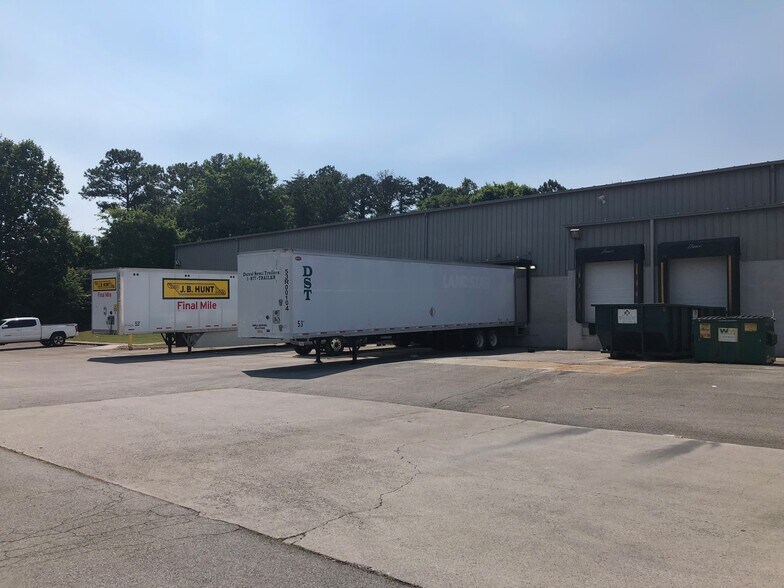 More Photos Of 1487 Amherst Rd, Knoxville Warehouse For Lease