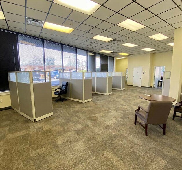 More Photos Of 1807 Seminole Trl, Charlottesville Office For Lease