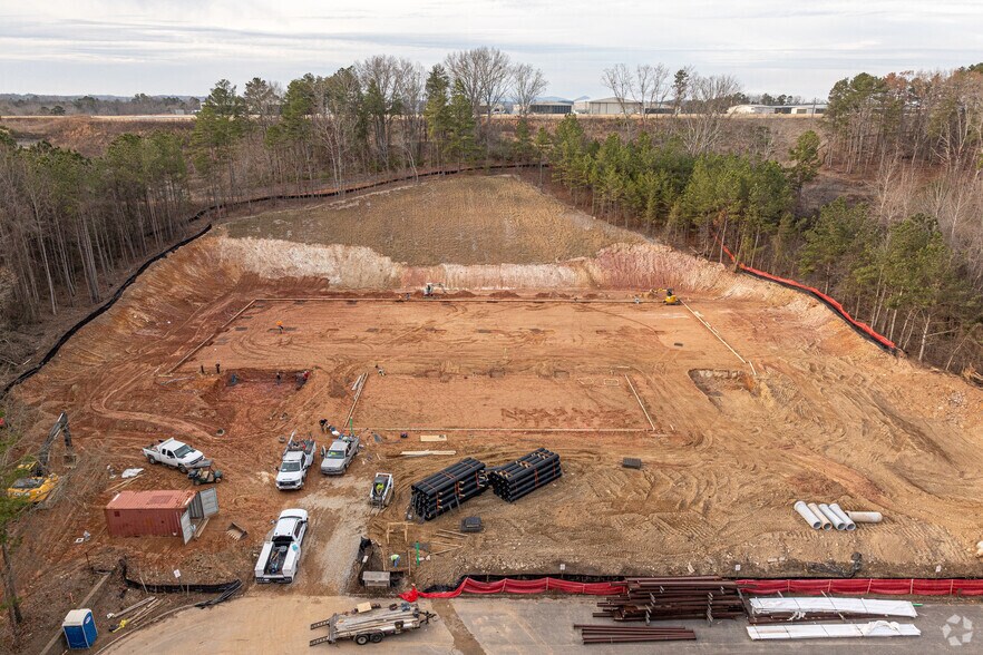 More Photos Of 129 Wes Walker Memorial Dr, Ball Ground Warehouse For Lease