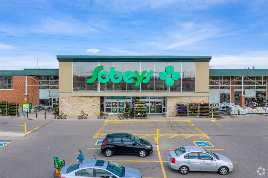 Primary Photo Of 450 Columbia St W, Waterloo Storefront For Lease