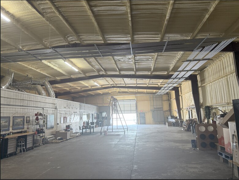 More Photos Of 818 W Veterans Memorial Hwy, Blanchard Industrial For Sale