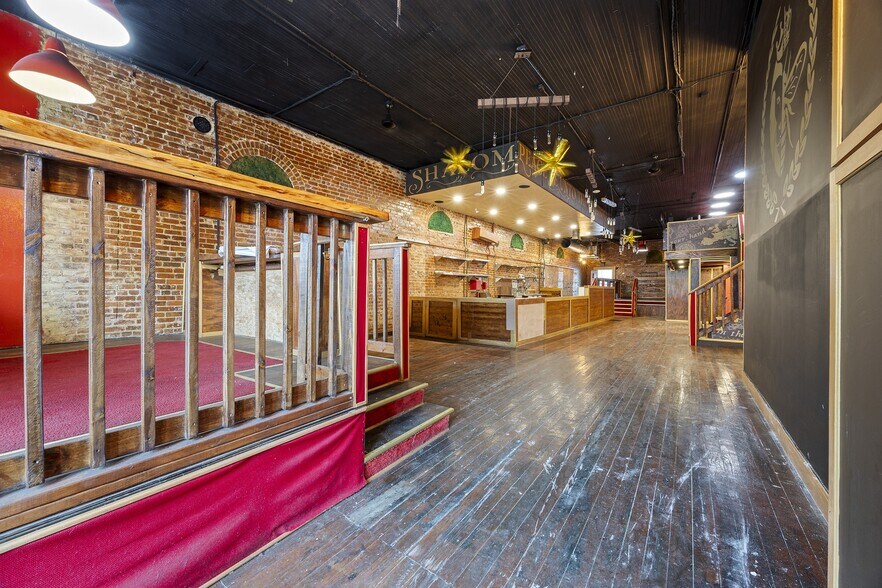 More Photos Of 261-263 Peters St, Atlanta Storefront Retail Office For Sale