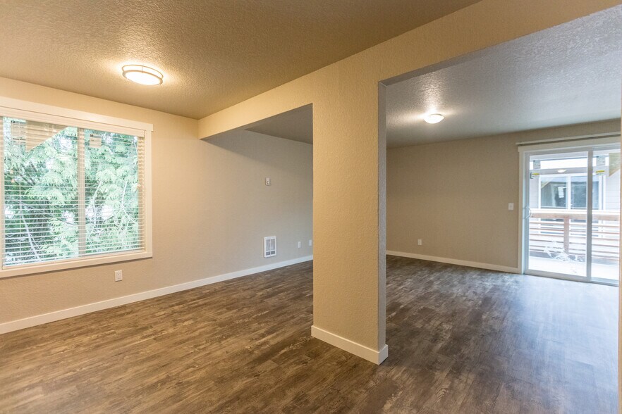 More Photos Of 1570 James St, Woodburn Apartments For Sale