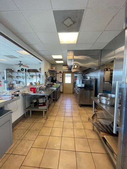 More Photos Of 386 Highway 82 S, Jefferson Restaurant For Sale