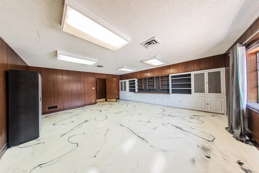 More Photos Of 1200 Broadway St, Paducah Office For Sale