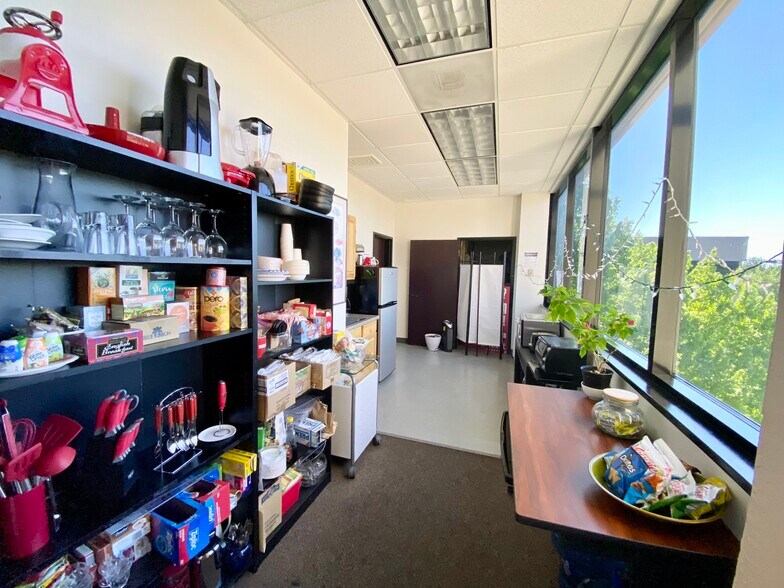More Photos Of 1575 E McAndrews Rd, Medford Office For Lease