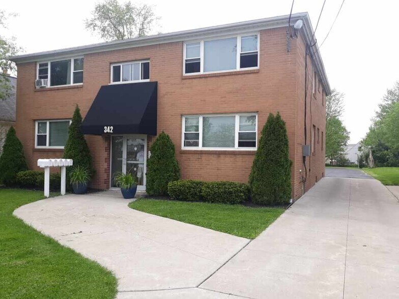 Primary Photo Of 342 Cayuga Rd, Cheektowaga Apartments For Sale