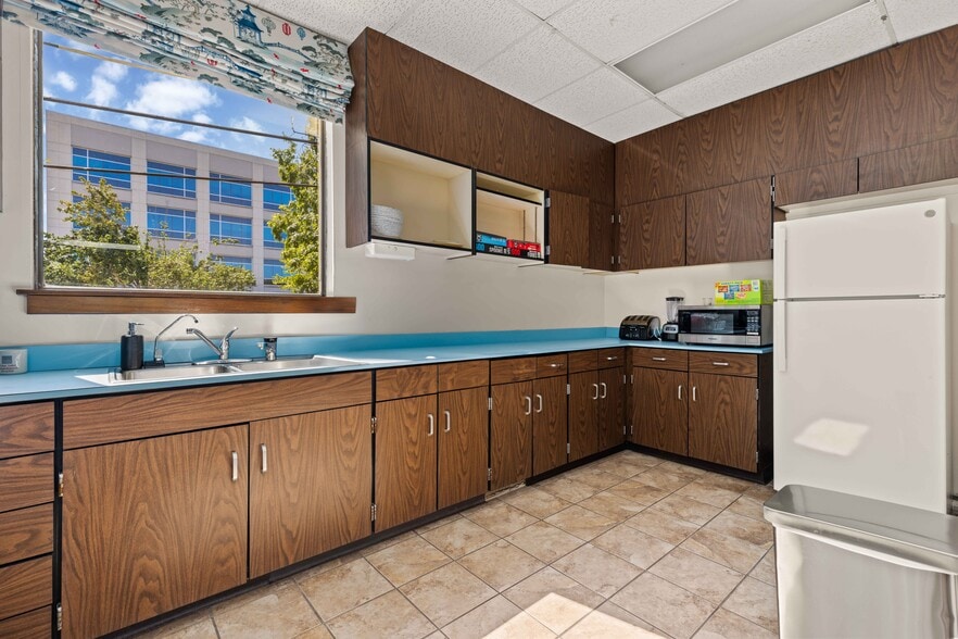 More Photos Of 6 Professional Park Dr, Webster Medical For Sale