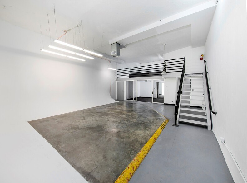 More Photos Of 734-736 N Highland Ave, Los Angeles Storefront Retail Office For Sale