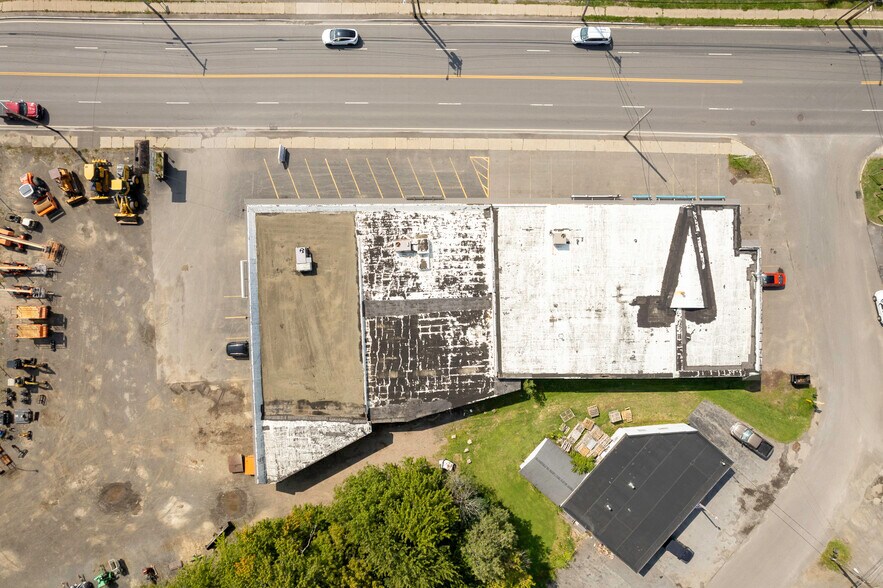 More Photos Of 807 S 4th St, Fulton General Retail For Sale