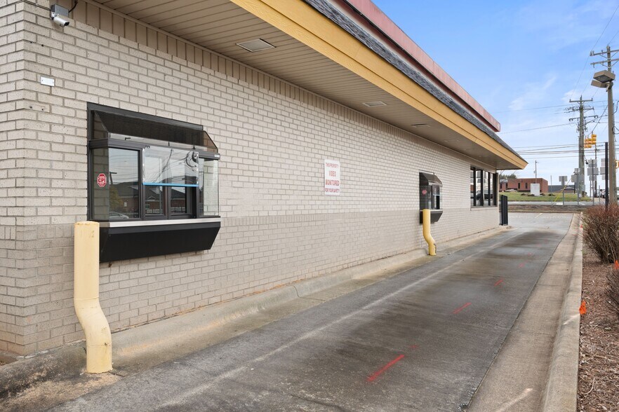 More Photos Of 120 Kapp St, Dobson General Retail For Sale