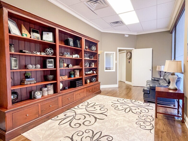 More Photos Of 11224 Boardwalk Dr, Baton Rouge Freestanding For Sale