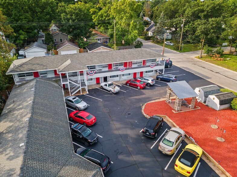 More Photos Of 1010 E Front St, Traverse City Hotel For Sale