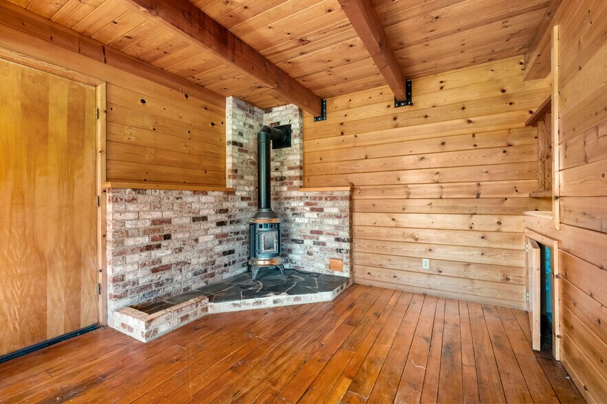 More Photos Of 8221 Stoney Creek Rd, Fair Play Winery Vineyard For Sale