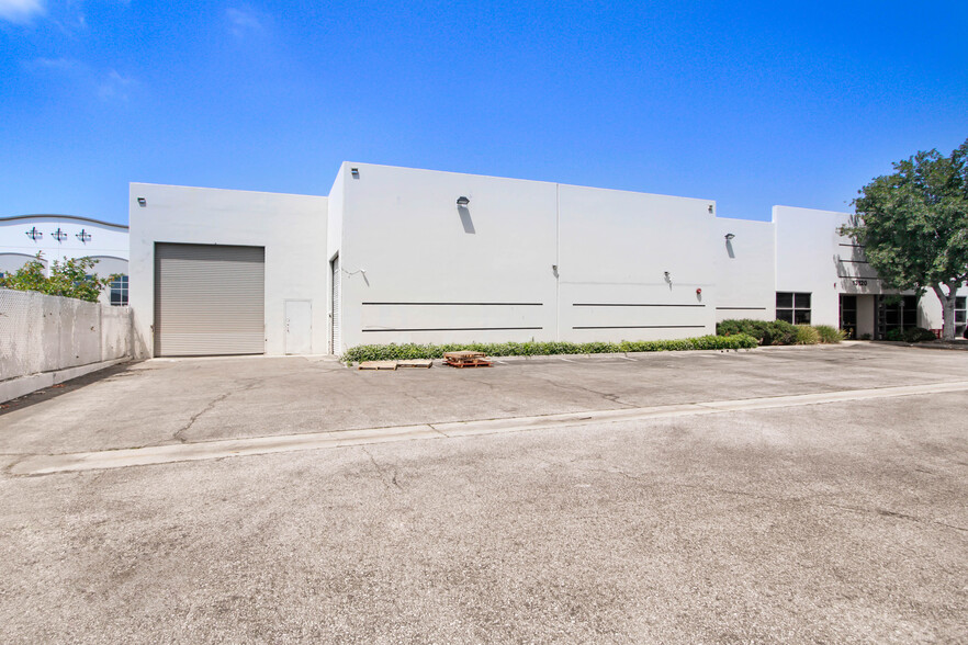 Primary Photo Of 13120 Spring St, Baldwin Park Warehouse For Lease