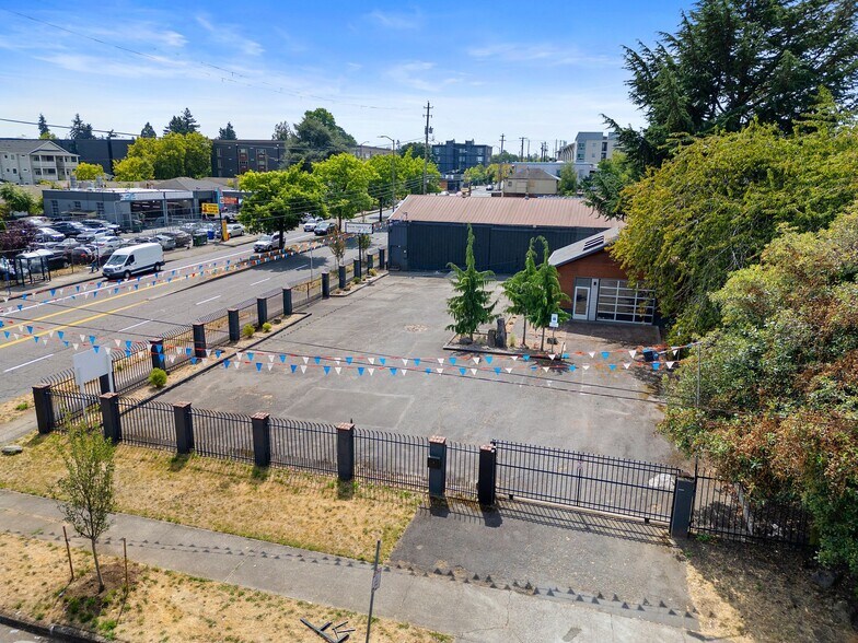 More Photos Of 6931 NE Martin Luther King Jr Blvd, Portland Auto Repair For Sale