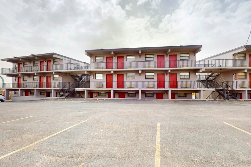 More Photos Of 5636 Paisano dr, El Paso Hotel For Sale