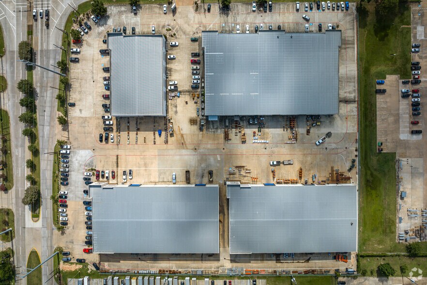 More Photos Of 5655 W Sam Houston Pky N, Houston Unknown For Lease