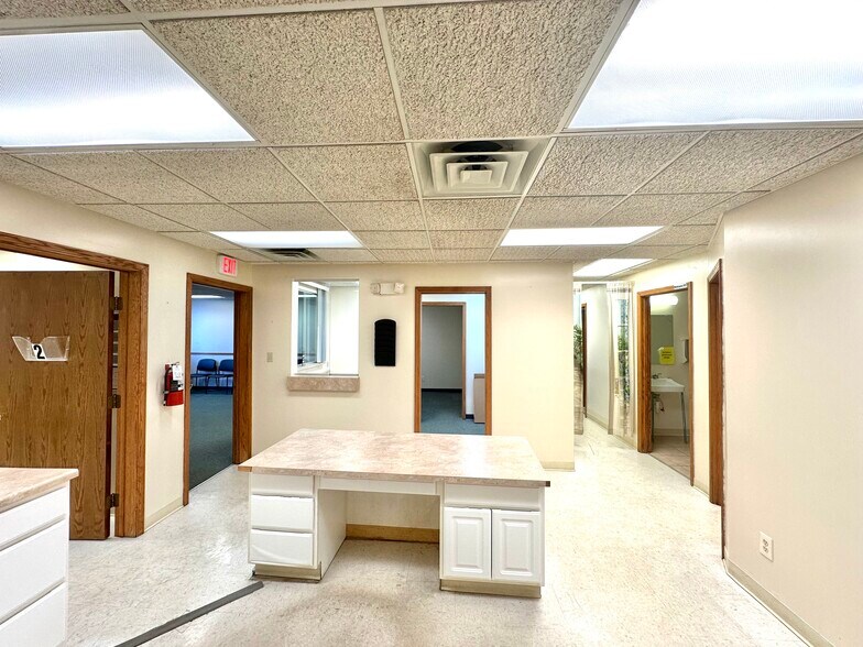 More Photos Of 100-120 E 90th Dr, Merrillville Office For Lease