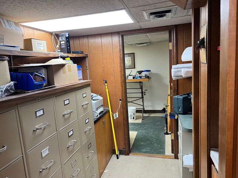 More Photos Of 1110 Dewey St, New Albany Flex For Sale