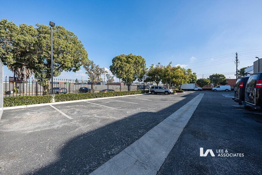 More Photos Of 620 W 16th St, Long Beach Warehouse For Lease