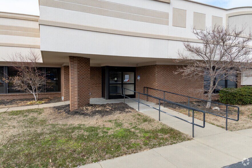 More Photos Of 9616 Dixie Hwy, Louisville Medical For Lease