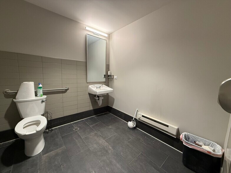 More Photos Of 911-913 15th St, Denver Freestanding For Lease