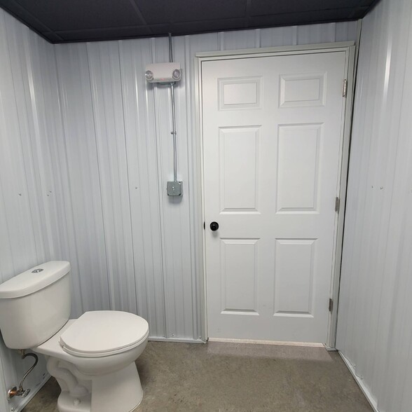 More Photos Of 2975 Heartland Dr, Grand Forks Flex For Lease