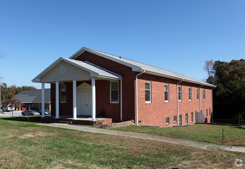 Primary Photo Of 5307 Peters Creek Pky, Winston-Salem Office For Sale