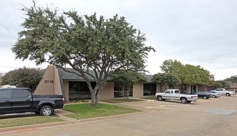 More Photos Of 2115 Teakwood Ln, Plano Office For Lease