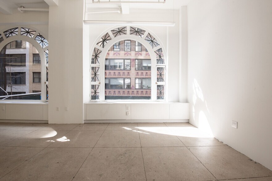 More Photos Of 37 W 39th St, New York Office For Lease