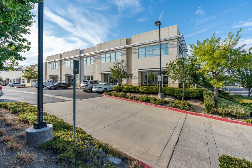More Photos Of 29033 Avenue Sherman, Valencia Loft Creative Space For Lease