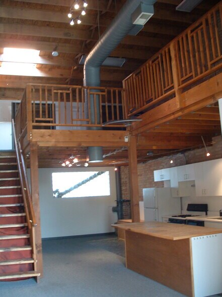 More Photos Of 1310-1324 Oakton St, Evanston Office For Lease
