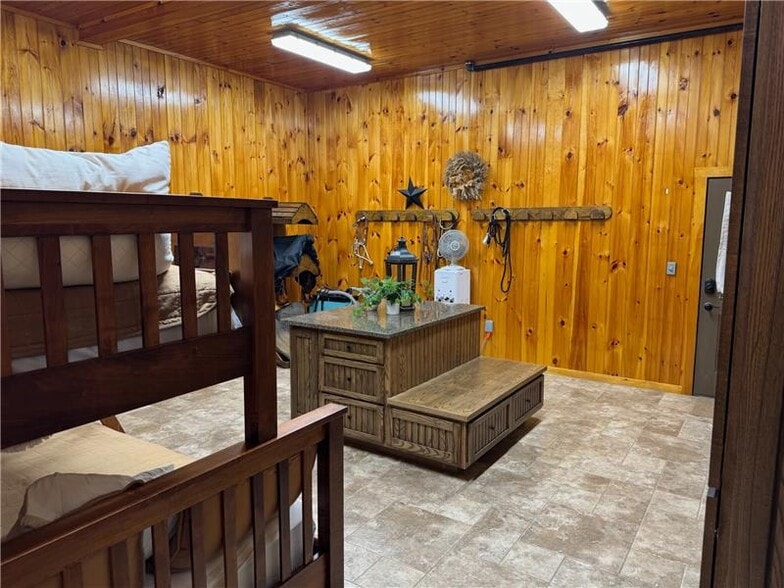 More Photos Of 115 Hilltop Dr, Phoenix Sports And Entertainment For Sale