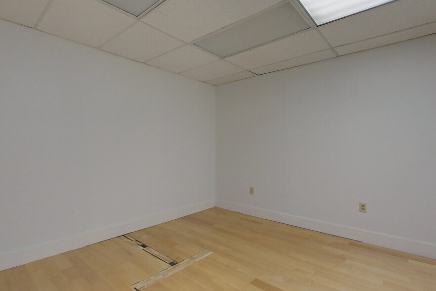 More Photos Of 152 Main St, Pepperell General Retail For Lease
