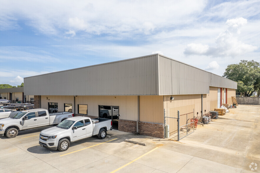 Primary Photo Of 119 Commerce Way, Sanford Warehouse For Lease