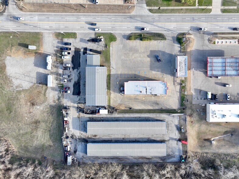 More Photos Of 1001 E Will Rogers Blvd, Claremore Auto Repair For Sale