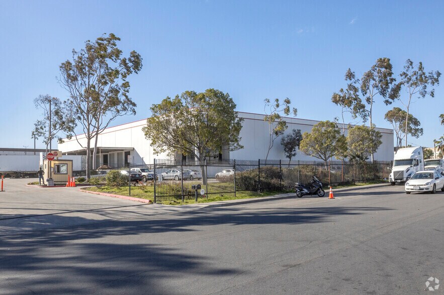 More Photos Of 6855 Calle de Linea, San Diego Truck Terminal For Lease