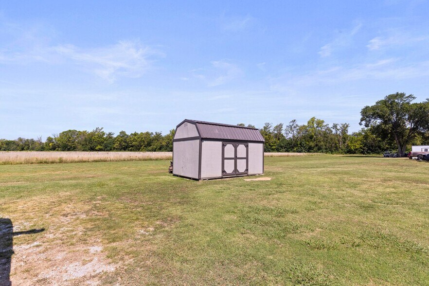 More Photos Of 21507 S Highway 69, Afton Industrial For Sale