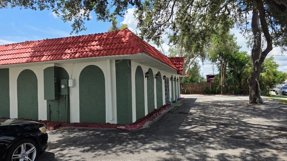 More Photos Of 7102 N Armenia Ave, Tampa Flex For Sale