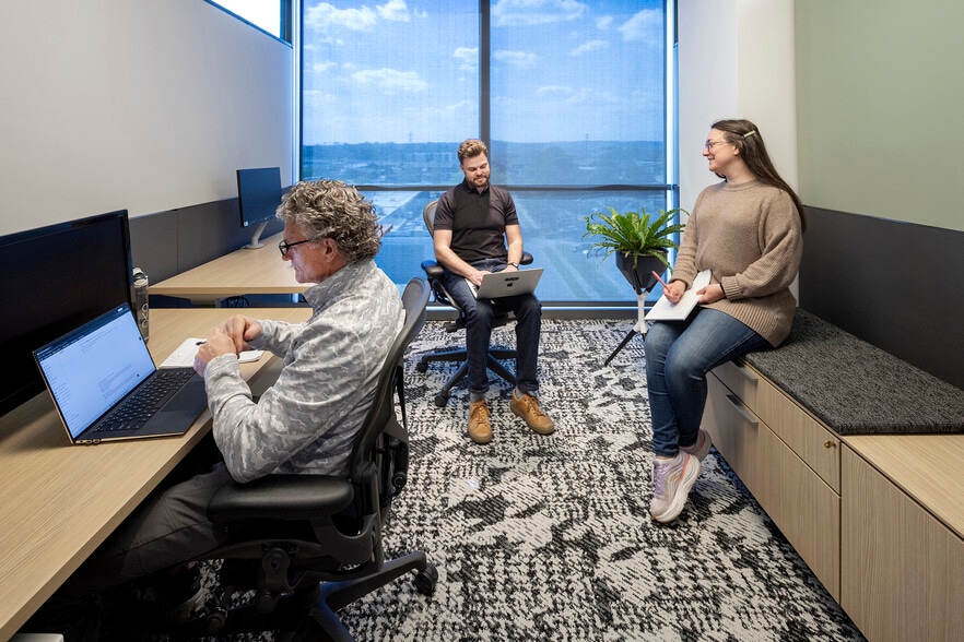 More Photos Of 1 Riverfront Pl, North Little Rock Coworking Space