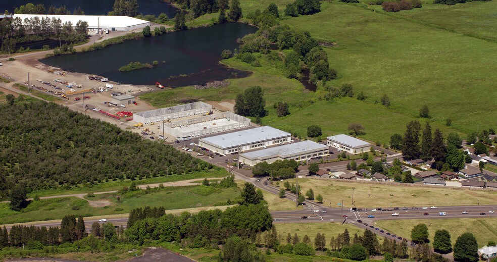 More Photos Of 5250 High Banks Rd, Springfield Warehouse For Lease