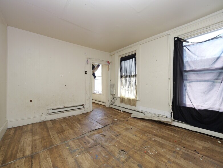 More Photos Of 170 Chambers St, Newburgh Apartments For Sale