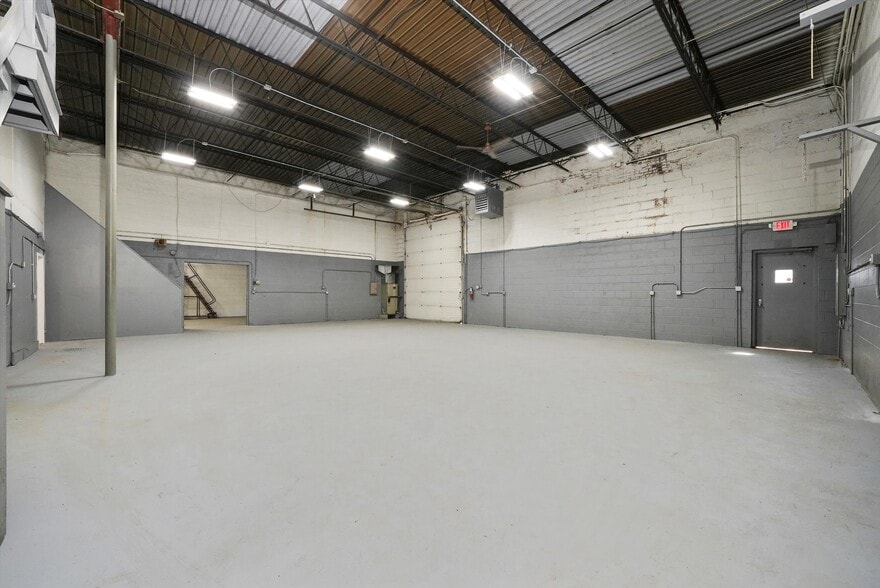 More Photos Of 4135 W 123rd St, Alsip Warehouse For Lease