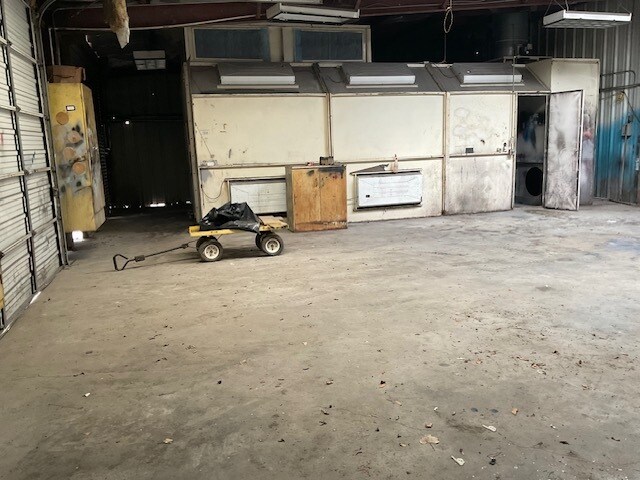 More Photos Of 1517 W Main St, La Porte Auto Repair For Sale