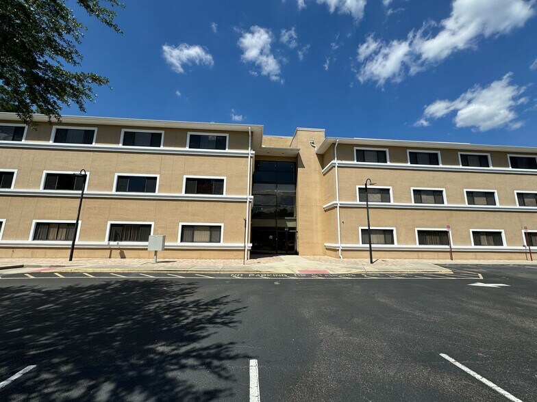 More Photos Of 1490 Sunshadow Dr, Casselberry Loft Creative Space For Lease